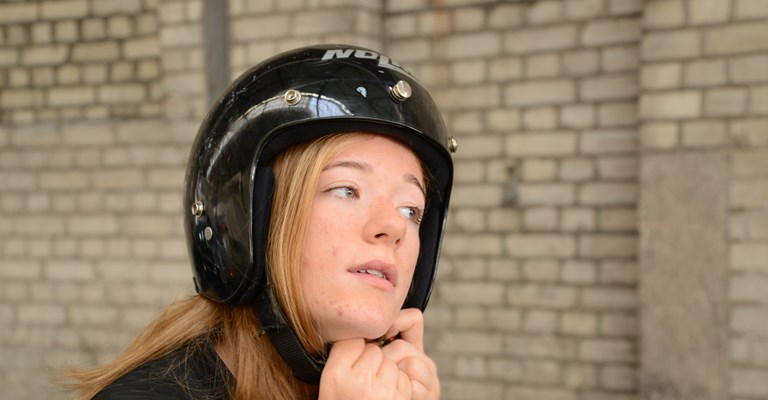 Allt fler på moped använder hjälmen i Västerbottens län